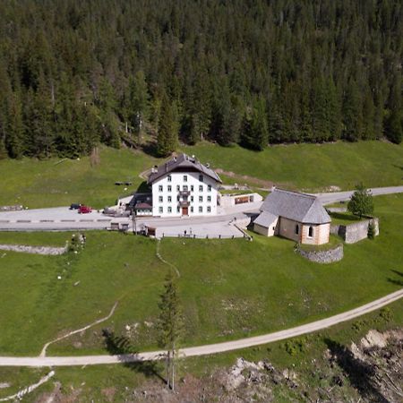 Ristorante Rifugio Ospitale Hotel Cortina d'Ampezzo Bagian luar foto