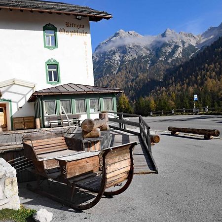 Ristorante Rifugio Ospitale Hotel Cortina d'Ampezzo Bagian luar foto