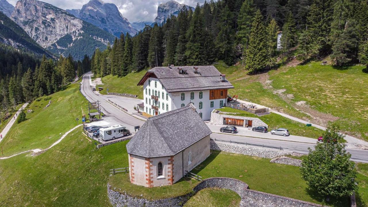 Ristorante Rifugio Ospitale Hotel Cortina d'Ampezzo Bagian luar foto