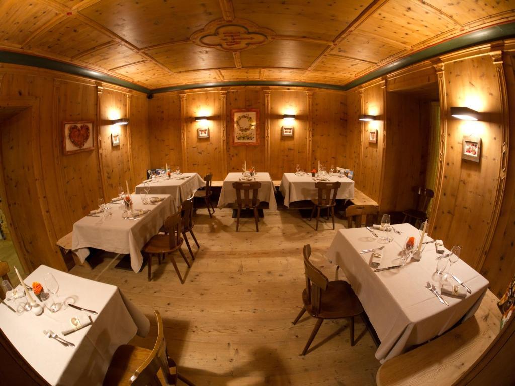 Ristorante Rifugio Ospitale Hotel Cortina d'Ampezzo Bagian luar foto