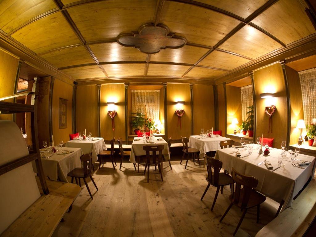 Ristorante Rifugio Ospitale Hotel Cortina d'Ampezzo Bagian luar foto